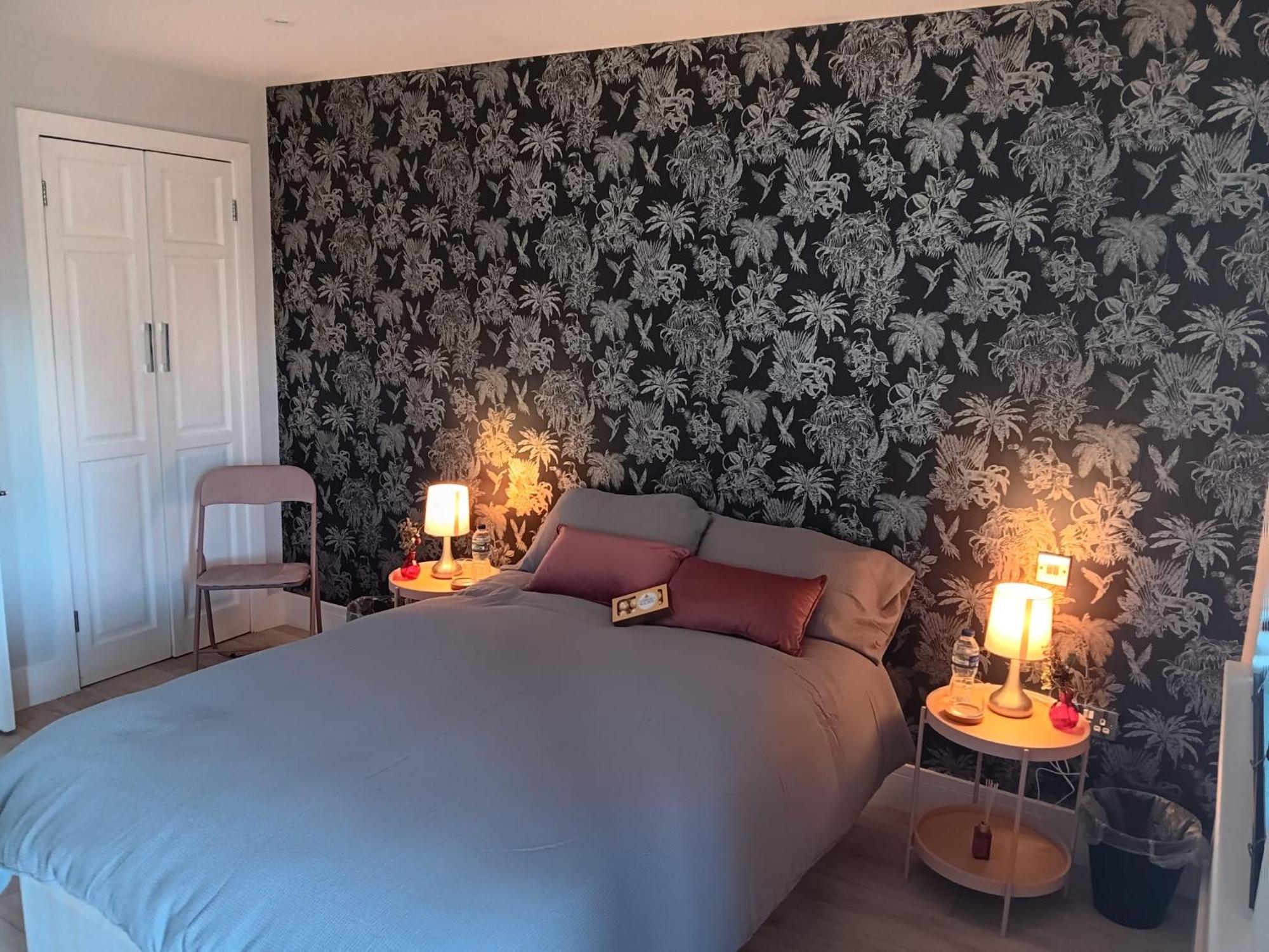 The Crown Radnage Hotel Buitenkant foto